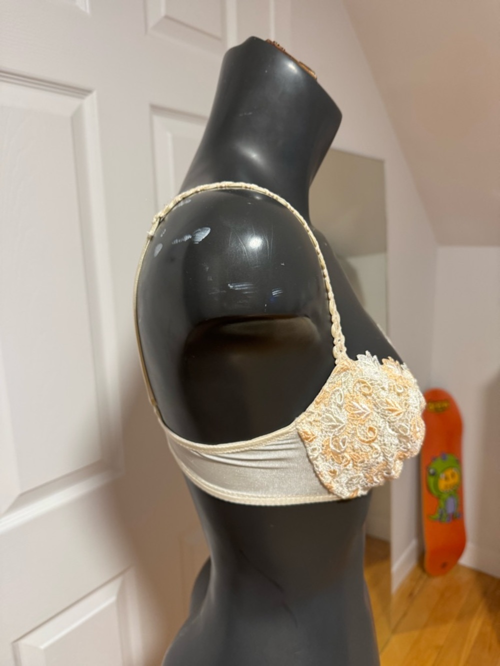 bra - Picture 3 of 4